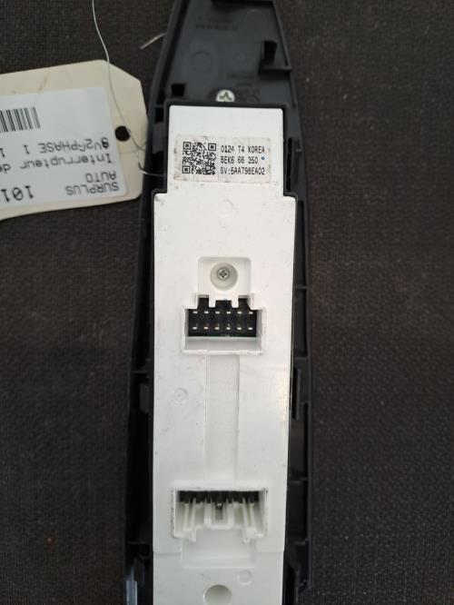 Image Interrupteur de leve vitre avant gauche - MAZDA 3 2