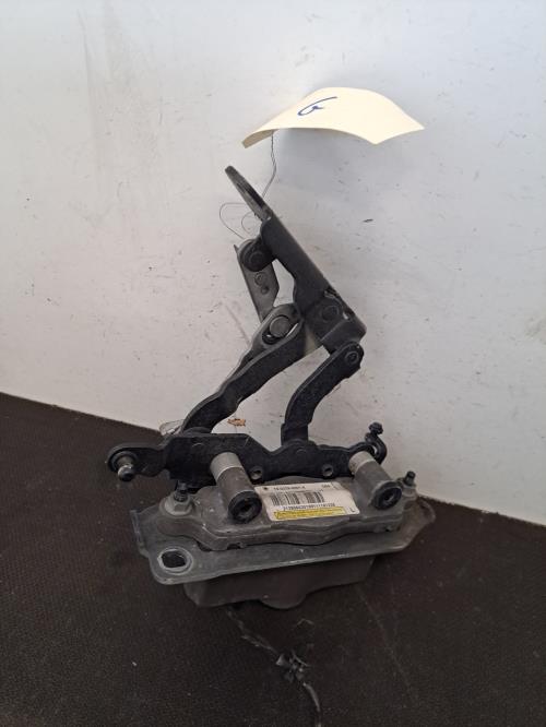 Image Charniere de capot - MERCEDES CLASSE C 204