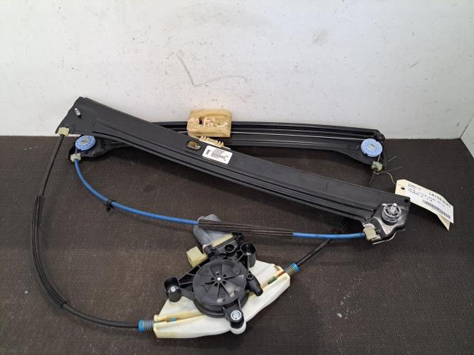 Image Leve vitre electrique avant droit - VOLKSWAGEN TOURAN 3