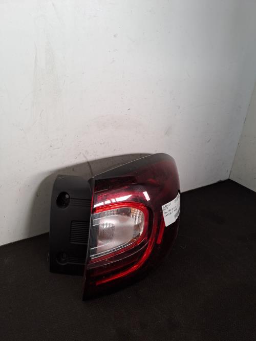 Image Feu arriere principal droit (feux) - RENAULT CAPTUR 1