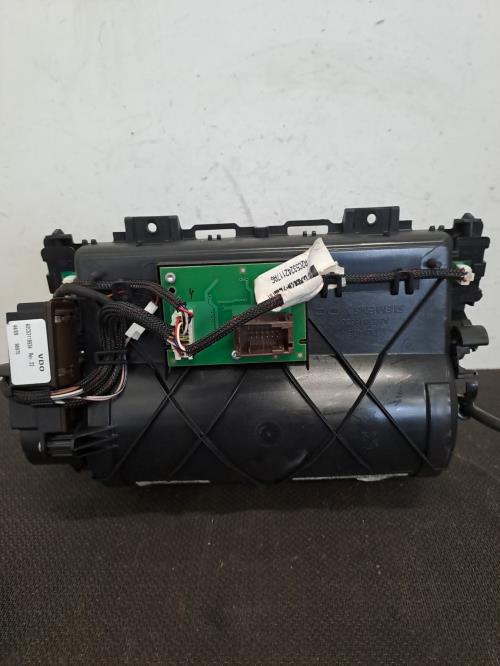 Image Ecran GPS - PEUGEOT 5008 1
