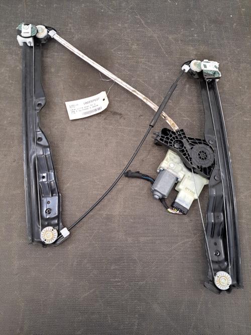 Image Leve vitre electrique avant droit - PEUGEOT 308 2 SW
