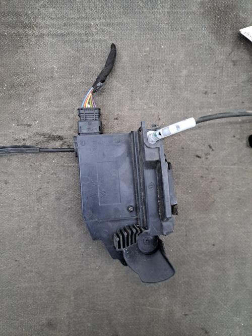 Image Serrure avant droit - PEUGEOT 308 2 SW