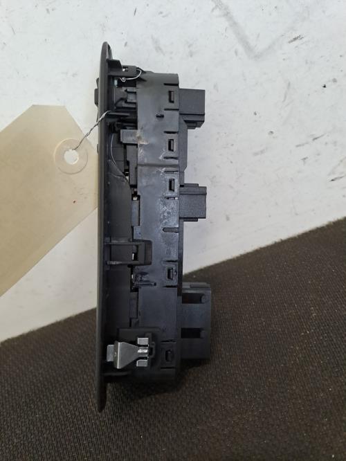 Image Interrupteur de leve vitre avant gauche - PEUGEOT 308 2 SW