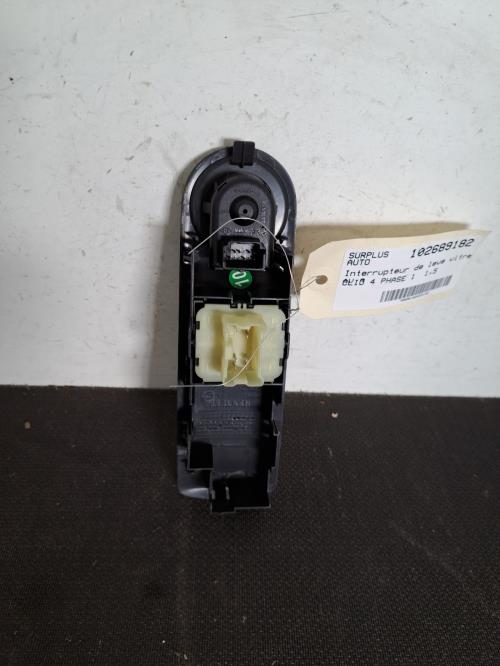 Image Interrupteur de leve vitre avant gauche - RENAULT CLIO 4
