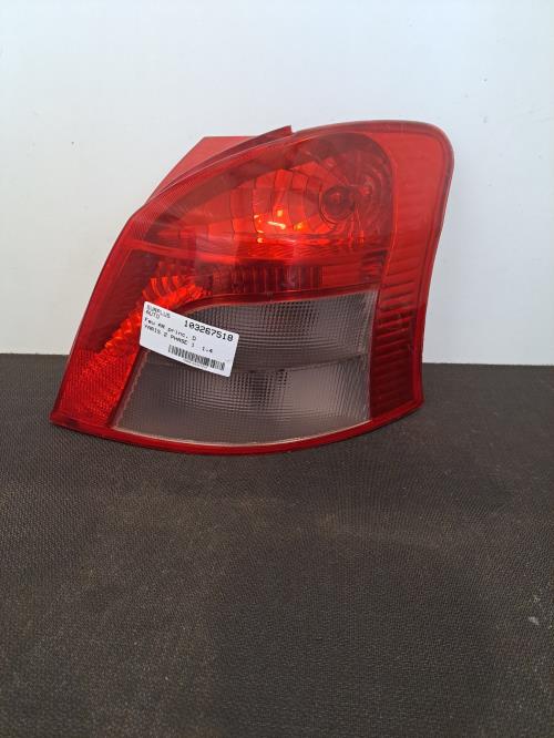 Image Feu arriere principal droit (feux) - TOYOTA YARIS 2