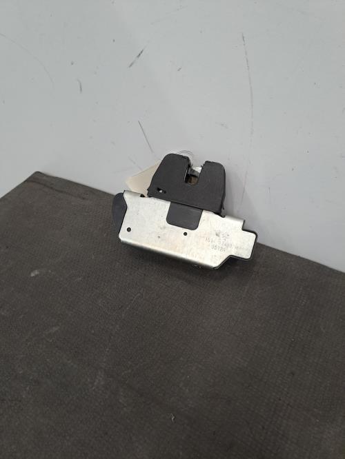 Image Serrure de coffre - PEUGEOT 208 1