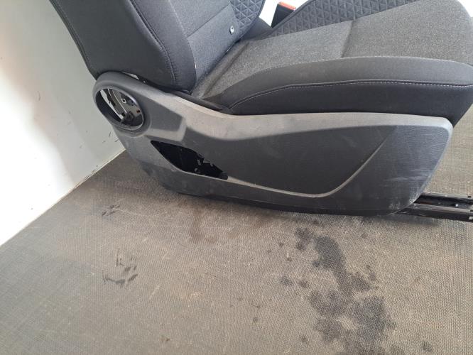 Image Siege avant droit - RENAULT CLIO 5
