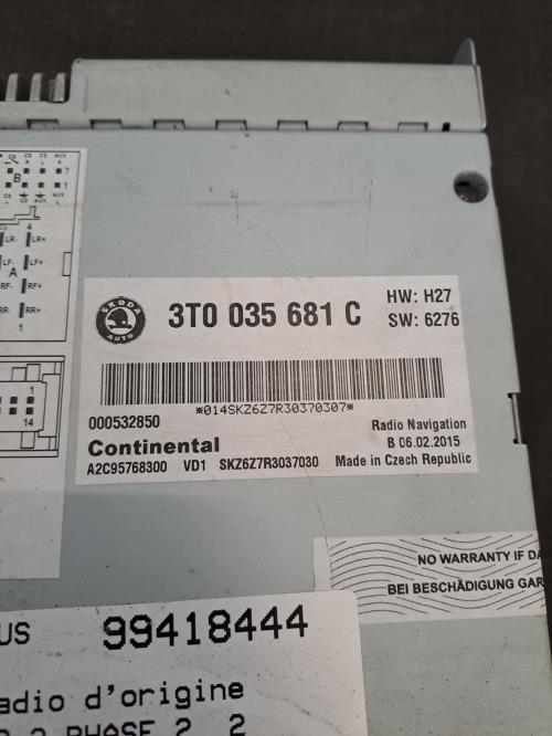 Image Autoradio d'origine - SKODA SUPERB 2