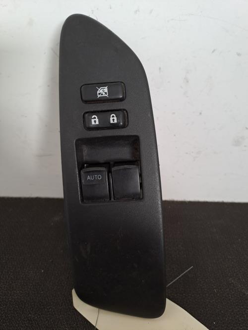 Image Interrupteur de leve vitre - TOYOTA AURIS 1