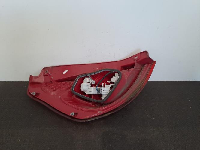 Image Feu arriere principal droit (feux) - FORD FIESTA 6