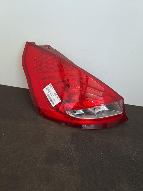 Image Feu arriere principal gauche (feux) - FORD FIESTA 6