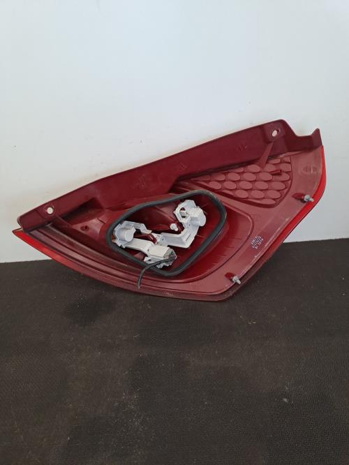 Image Feu arriere principal gauche (feux) - FORD FIESTA 6