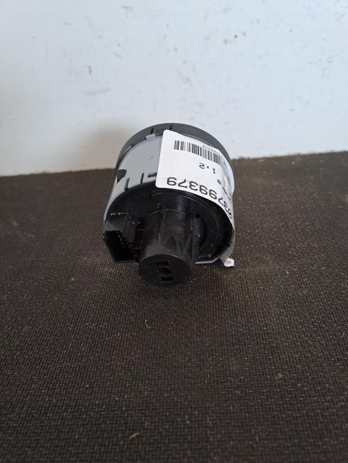 Image Commande de phare - SKODA FABIA 3