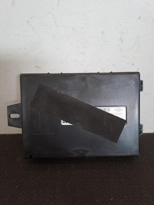 Image Boitier UCH - RENAULT TRAFIC 3 COURT