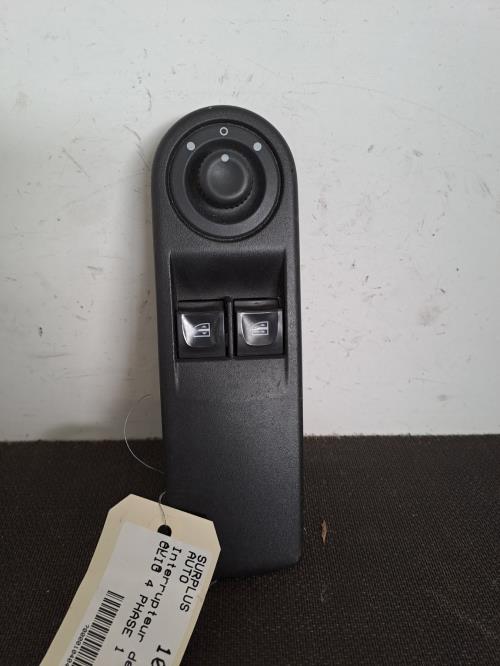 Image Interrupteur de leve vitre avant gauche - RENAULT CLIO 4