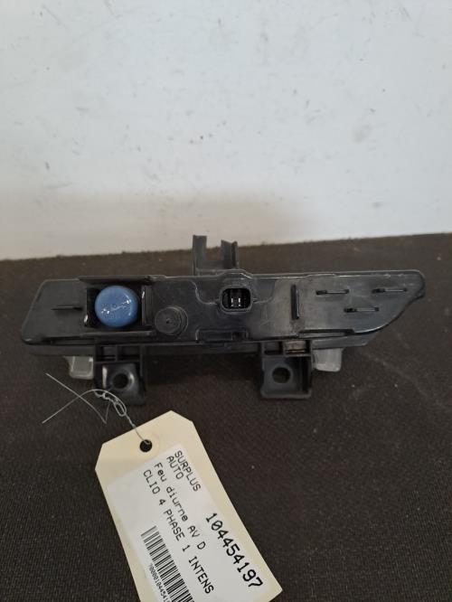 Image Feu diurne avant droit - RENAULT CLIO 4