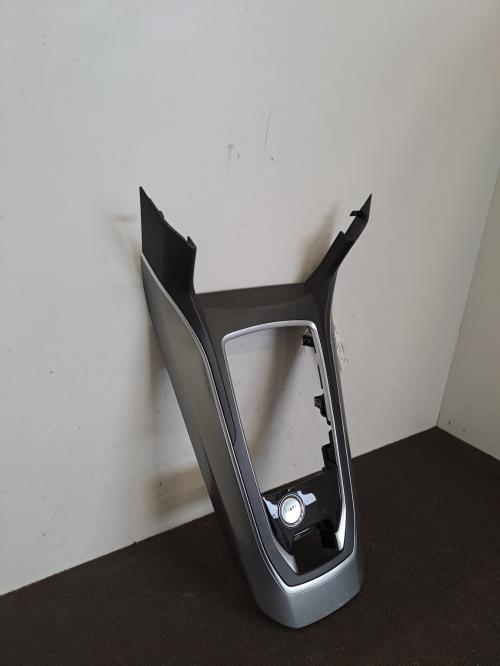 Image Console central (interieur plastique) - PEUGEOT 308 2