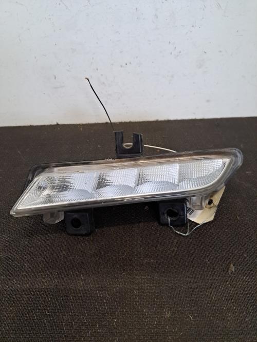Image Feu diurne avant gauche - RENAULT CLIO 4