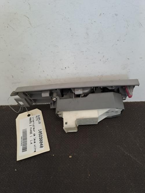 Image Interrupteur de leve vitre avant gauche - TOYOTA YARIS 2