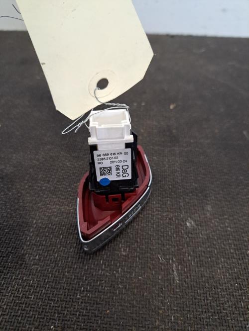 Image Bouton de warning - CITROEN DS3