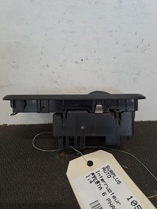 Image Interrupteur de leve vitre avant gauche - FORD FIESTA 6