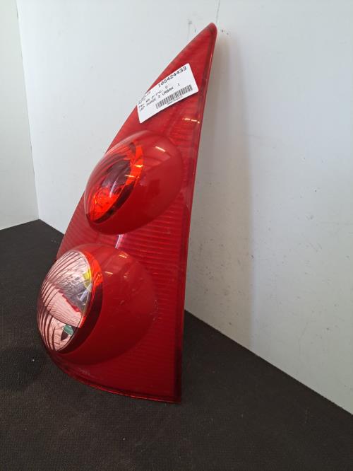 Image Feu arriere principal droit (feux) - PEUGEOT 107