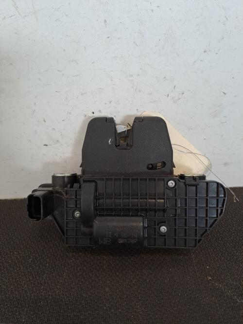 Image Serrure de hayon - PEUGEOT 208 1