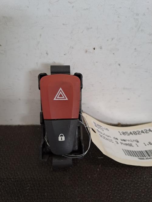 Image Bouton de warning - RENAULT SCENIC 3