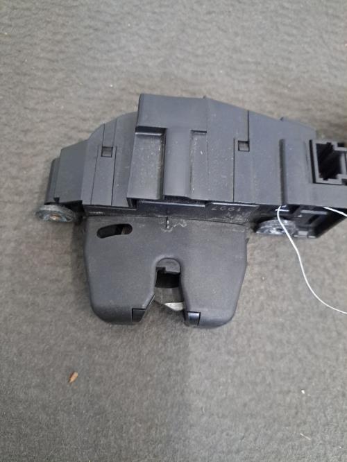 Image Serrure de hayon - PEUGEOT 308 1