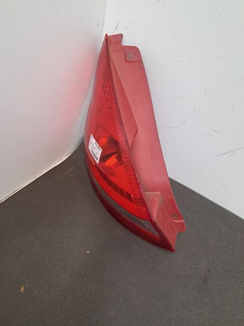 Image Feu arriere principal gauche (feux) - FORD FIESTA 6