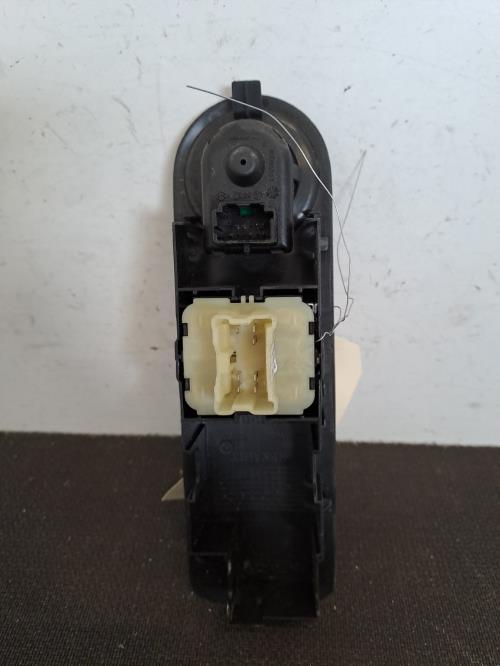 Image Interrupteur de leve vitre avant gauche - RENAULT CLIO 4