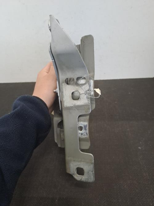 Image Charniere de capot - OPEL ASTRA J