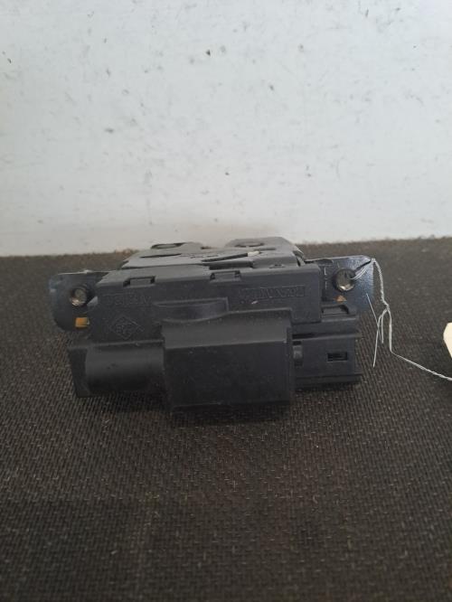 Image Serrure de hayon - NISSAN QASHQAI 1