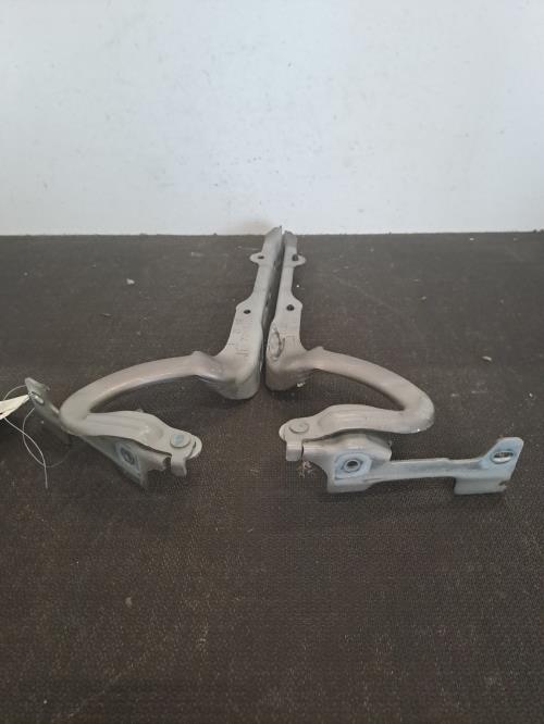 Image Charniere de capot - PEUGEOT 208 1