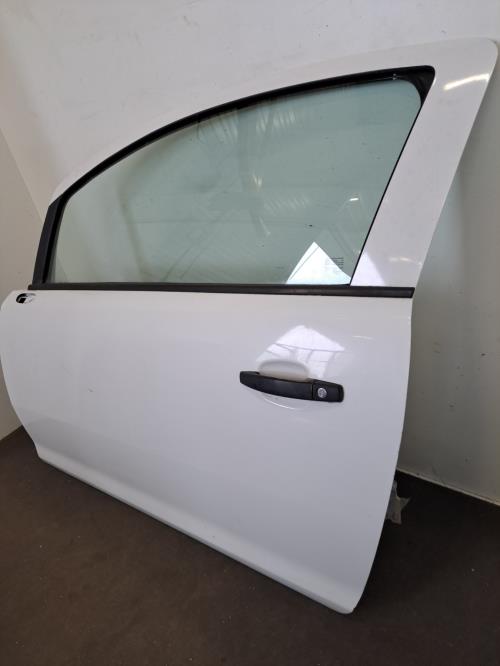 Image Porte avant gauche - OPEL CORSA D