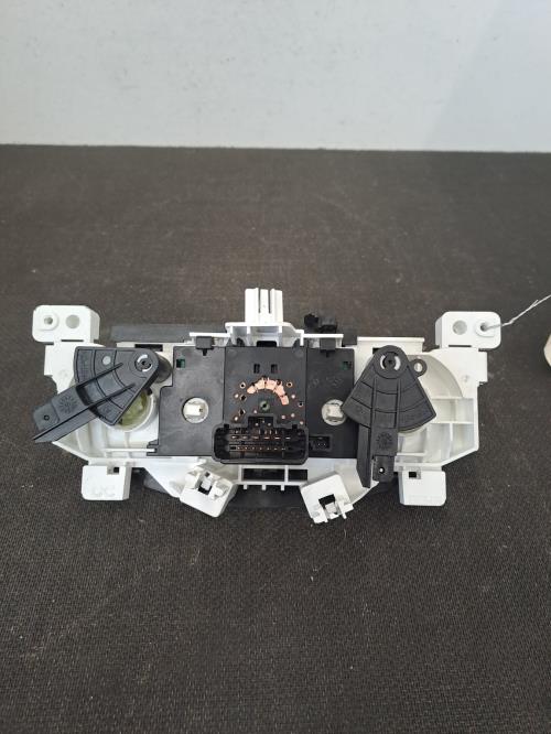 Image Commande chauffage - RENAULT TWINGO 3