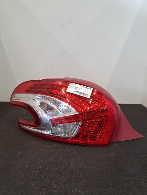 Image Feu arriere principal gauche (feux) - PEUGEOT 208 1