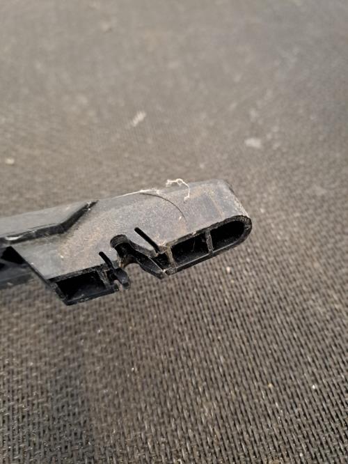 Image Bras essuie glace arriere - PEUGEOT 208 1