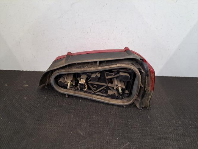 Image Feu arriere principal gauche (feux) - PEUGEOT 106