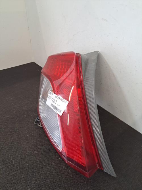 Image Feu arriere principal gauche (feux) - TOYOTA YARIS 3