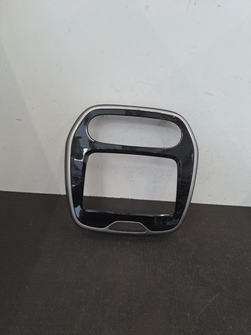 Image Facade autoradio - RENAULT CAPTUR 1