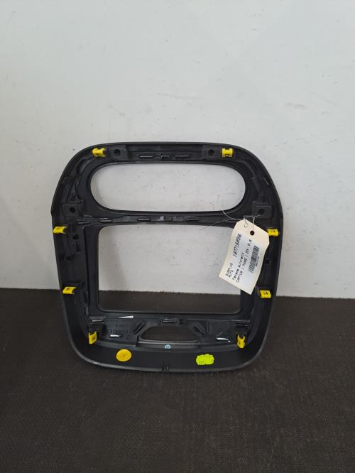 Image Facade autoradio - RENAULT CAPTUR 1