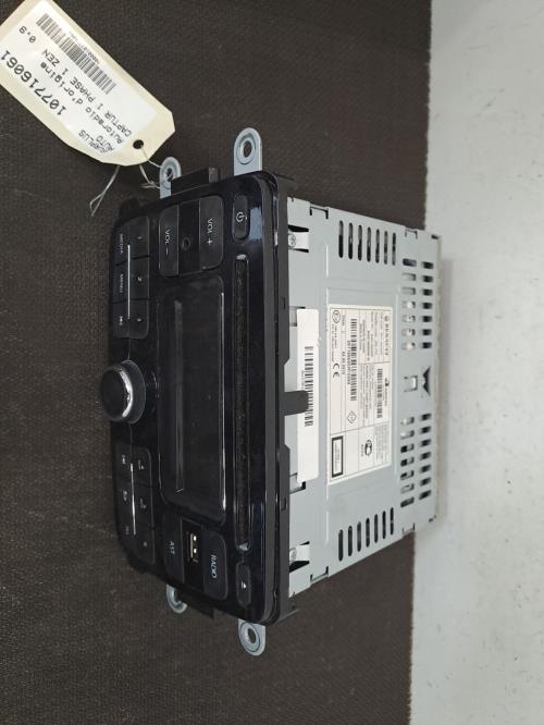 Image Autoradio d'origine - RENAULT CAPTUR 1