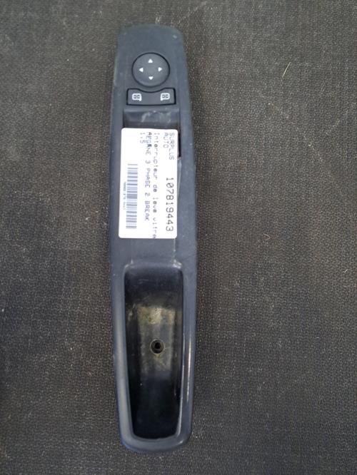 Image Interrupteur de leve vitre avant gauche - RENAULT MEGANE 3