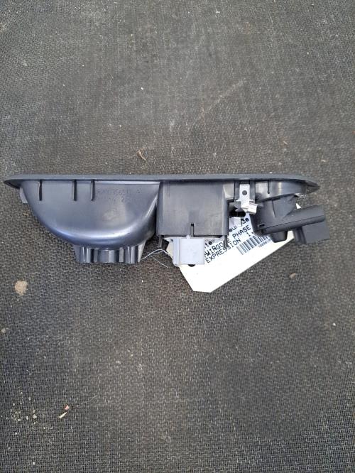 Image Interrupteur de leve vitre avant gauche - RENAULT TWINGO 2