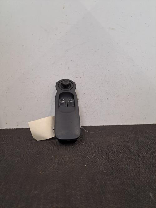 Image Interrupteur de leve vitre avant gauche - RENAULT MODUS