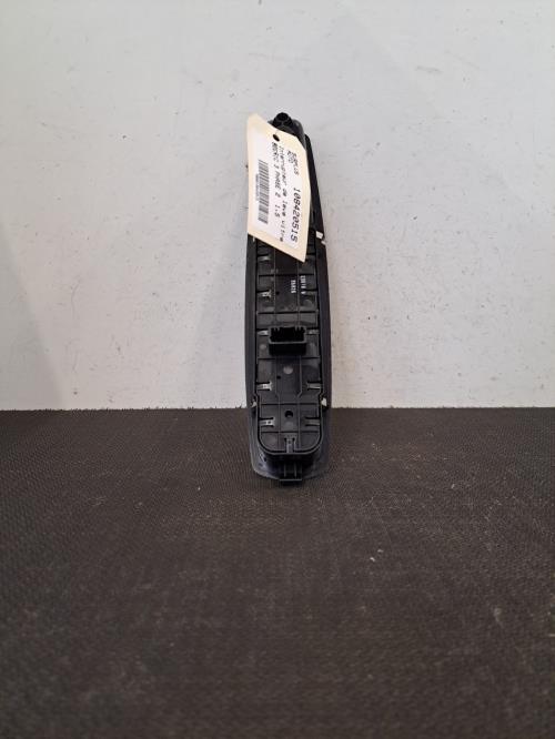 Image Interrupteur de leve vitre avant gauche - RENAULT SCENIC 3