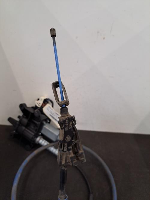 Image Bloc electrique de frein a main - PEUGEOT 5008 1