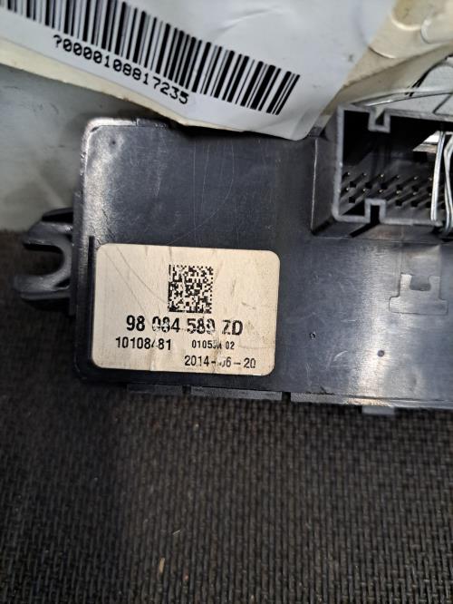 Image Bouton de warning - PEUGEOT 5008 1